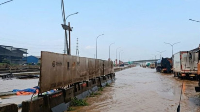 Dua Hari Diguyur Hujan Deras, Tol Jakarta-Tangerang Terendam Banjir