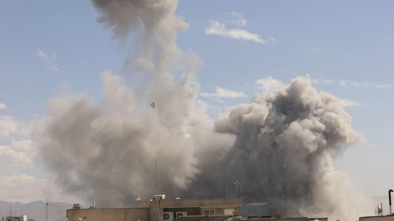 Soroti Serangan AS ke Iran, DPR Ingatkan Indonesia Harus Tetap Non-Blok
            - galeri foto