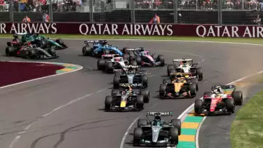 Max Verstappen tertinggal hampir satu menit dari George Russell di F1 GP Australia 2026