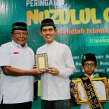 Wakaf Alquran Terus Berlanjut, Sinar Mas Salurkan 1.000 Mushaf untuk Santri Ponpes Al-Nahdlah di Depok