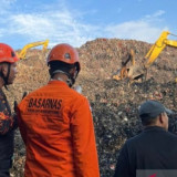 Korban Longsor Gunung Sampah Bantargebang Diduga Terus Bertambah, Truk dan Warung Hilang Terkubur Sampah