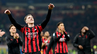 Derby della Madonnina Memanas! Milan Tumbangkan Inter, Persaingan Scudetto Hidup Lagi!