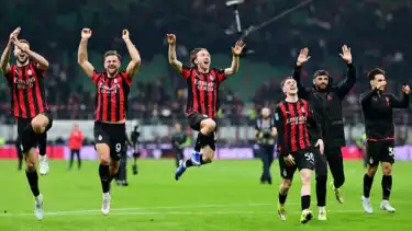 Selebrasi Pemain AC Milan usai Kalahkan Inter Milan di Liga Italia