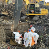 Update Longsor Gunung Sampah Bantargebang: Korban Tewas Bertambah Jadi 6 Orang, Satu Masih Dicari