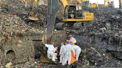 Update Longsor Gunung Sampah Bantargebang: Korban Tewas Bertambah Jadi 6 Orang, Satu Masih Dicari