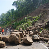 Rawan Longsor, Jalur Alternatif Clongop Gunungkidul Ditutup Jika Hujan Deras saat Arus Mudik