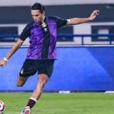 Tak Dihubungi John Herdman, Pelatih Persik Kediri Sebut Panggilan Timnas Indonesia Layak untuk Ezra Walian