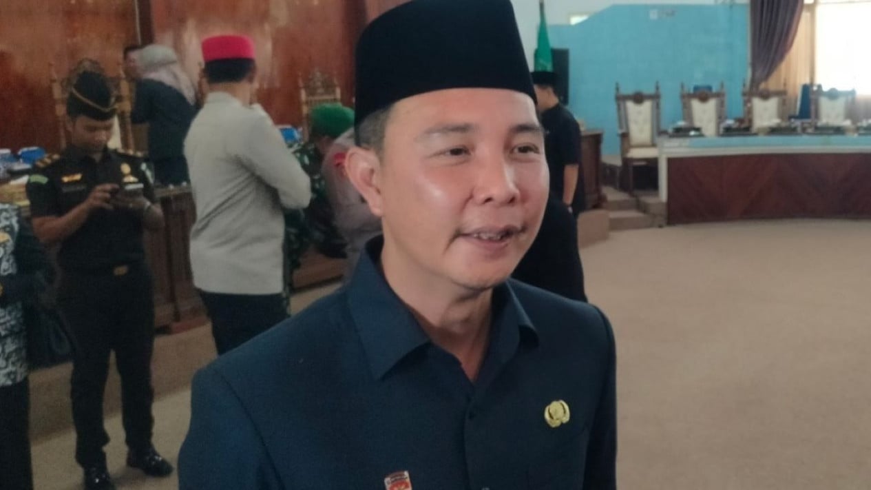 Sosok Muhammad Fikri Thobari, Bupati Rejang Lebong Bengkulu yang Terjaring OTT KPK, Harta Kekayaannya Bikin Melongo
            - galeri foto