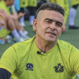 Pensiun dari Timnas, Terungkap Rahasia Bugar Legenda Sepak Bola Indonesia Ini