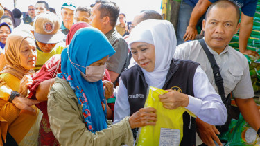 Pasar Murah di Nganjuk, Gubernur Khofifah Komitmen Kendalikan Inflasi dan Stabilkan Harga Bahan Pokok