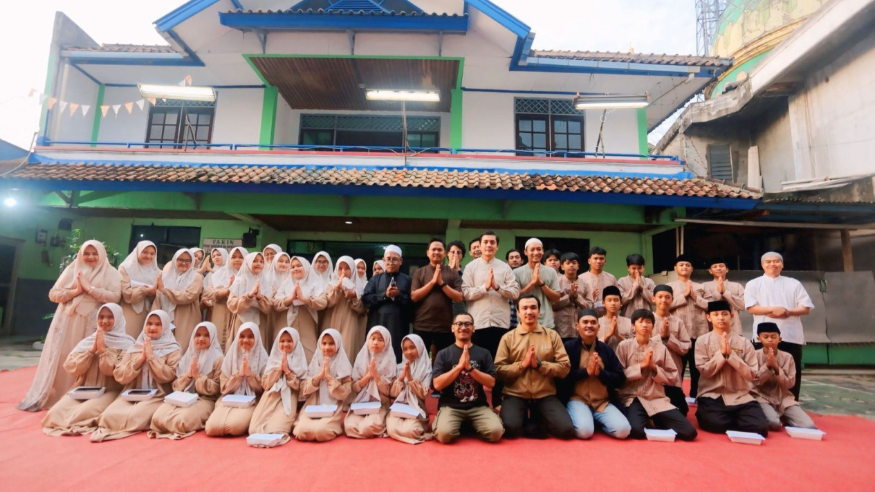 Momen Berbagi, Iwakum Gelar Kegiatan Santunan Anak Yatim dan Fakir Miskin
            - galeri foto