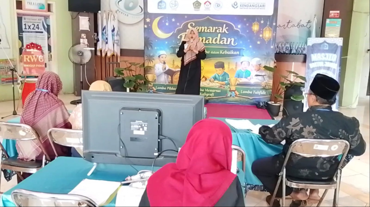 Semarak Ramadhan di Surabaya, 157 Anak Ikuti Lomba Tahfidz, Pildacil, dan Mewarnai Kaligrafi
            - galeri foto