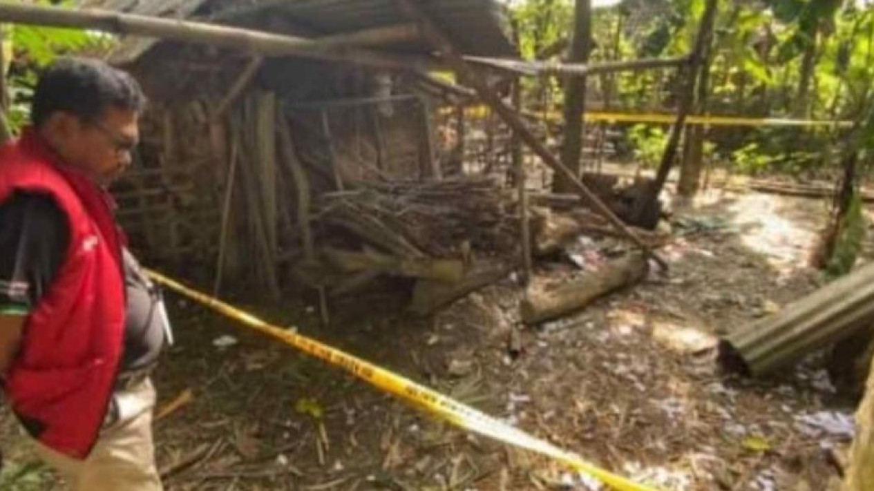 Geger Ledakan di Kandang Sapi Nganjuk, Racik Petasan Sambil Dipukul, Dua Remaja Terkena Luka Bakar Serius
            - galeri foto