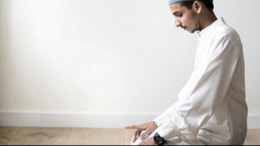 Shalat Dhuha di Waktu ini Kata Ustaz Adi Hidayat bisa Melancarkan Rezeki dan Lunaskan Utang Piutang