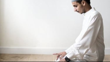 Shalat Dhuha di Waktu ini Kata Ustaz Adi Hidayat bisa Melancarkan Rezeki dan Lunaskan Utang Piutang