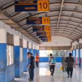 Arus Mudik Mulai Terlihat di Terminal Purabaya Bungurasih, Penumpang Perlahan Meningkat