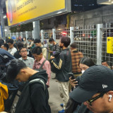 Gangguan Listrik di Citayam - Bojonggede, Stasiun Cawang Sesak Penumpang KRL