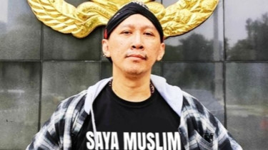 Profil Abu Janda alias Permadi Arya, Pegiat Viral yang Murka hingga Diusir saat Debat Perang AS-Israel dan Palestina