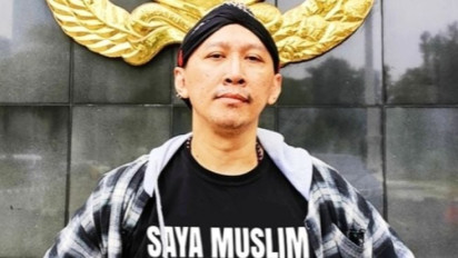 Profil Abu Janda alias Permadi Arya, Pegiat Viral yang Murka hingga Diusir saat Debat Perang AS-Israel dan Palestina