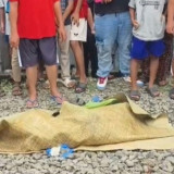 Nekat Menyeberang Saat Sirine Berbunyi, Seorang Pria Tewas Tertabrak Kereta di Kebon Jeruk