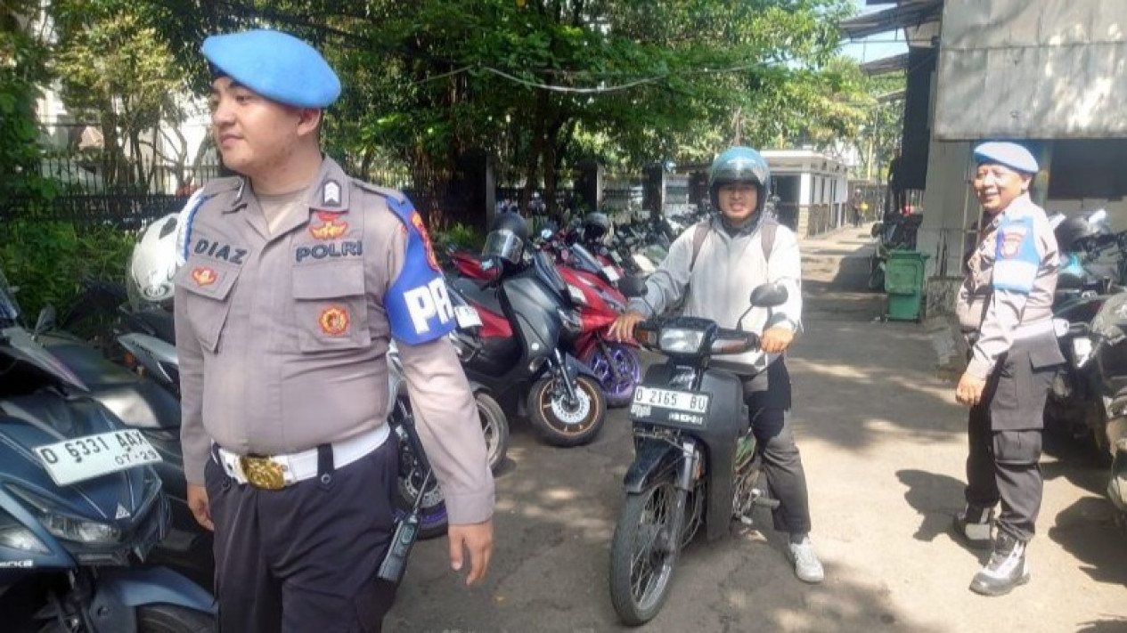 Punya Kendaraan Tapi Takut Ditinggal Mudik? Polisi Bandung Punya Solusi Gratis yang Bikin Aman
            - galeri foto