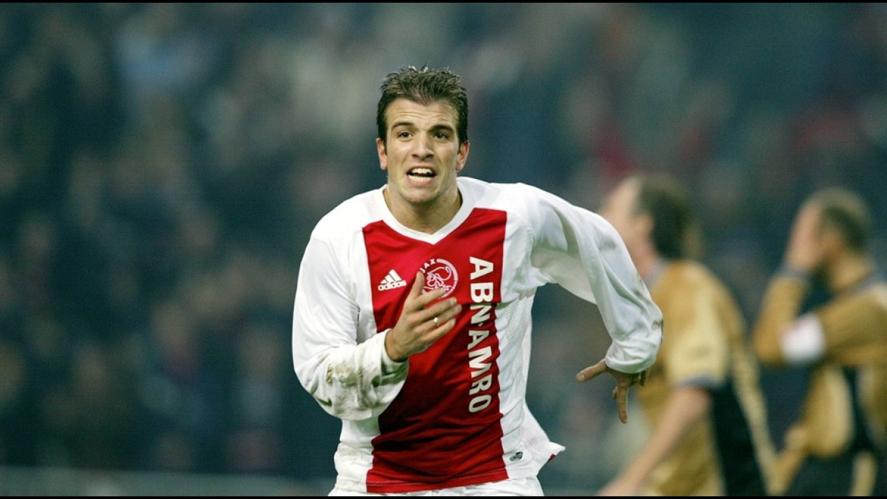 Reaksi Media Belanda usai Rafael van der Vaart Jadi Bulan-bulanan di Indonesia Gara-Gara Senggol Maarten Paes
            - galeri foto