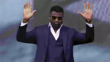 Reaksi Francis Ngannou Usai Israel Adesanya Tersungkur di UFC Seattle: Olahraga Ini Tak Selalu Adil