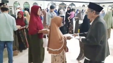 Bentuk Kepedulian Sosial, Ratusan Anak Yatim dan Kaum Dhuafa Antri Dapatkan Santunan Jelang Lebaran