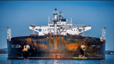 AS Cabut Pembatasan Minyak Rusia, 100 Juta Barel yang Terjebak Transit Kini Bisa Dijual