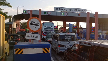 Sepekan Jelang Lebaran, Kendaraan Pemudik Mulai Padati Exit Tol Pejagan Tujuan Purwokerto