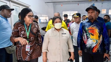 Wamendagri Ribka Haluk Sidak RSUD Yowari, Kawal agar Pelayanan Kesehatan Ditingkatkan