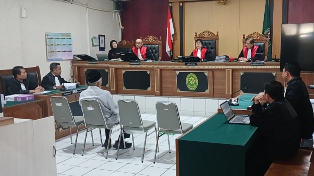 Sidang Korupsi Dana Hibah Pariwisata Sleman 2020, Eks Bupati Sri Purnomo Dituntut 8 Tahun 6 Bulan Penjara dan Denda Rp500 Juta
            - galeri foto