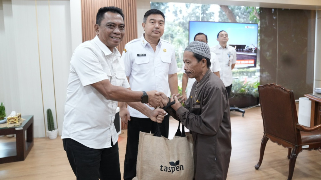 Jelang Idulfitri, TASPEN Salurkan Ribuan Paket Sembako untuk ASN Golongan Rendah dan Warga Jelang Idulfitri
            - galeri foto