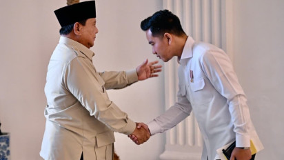 Prabowo dan Gibran Tunaikan Zakat Lewat Baznas di Istana Negara