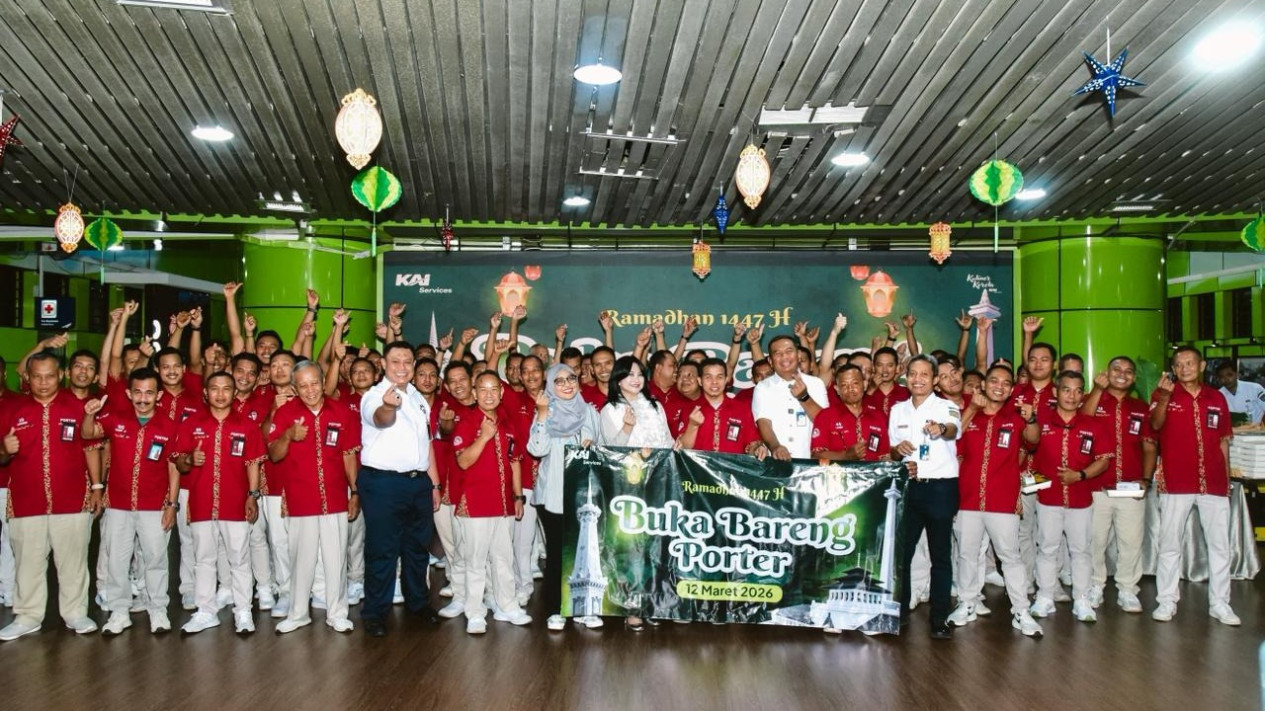 KAI Services Gelar Kegiatan Buka Bersama Porter Serentak di 15 Stasiun
            - galeri foto
