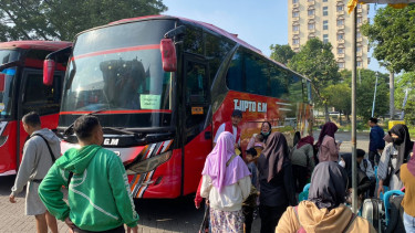 Ratusan Pemudik Diberangkatkan dari Masjid Al Akbar Surabaya Lewat Program Mudik Gratis