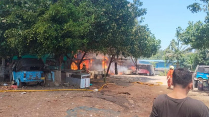 Kebakaran Besar di Pesanggrahan Jaksel: 10 Rumah dan 2 Lapak Hangus Terbakar