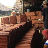 Kisah Hena Gian Hermana Kembangkan Usaha Genteng Bersama BRI, Tanah Liat Berbuah Harapan