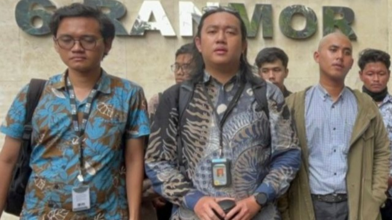 DPR soal Kasus Penyiraman Air Keras Aktivis KontraS Andrie Yunus: Negara Tak Boleh Kalah
            - galeri foto