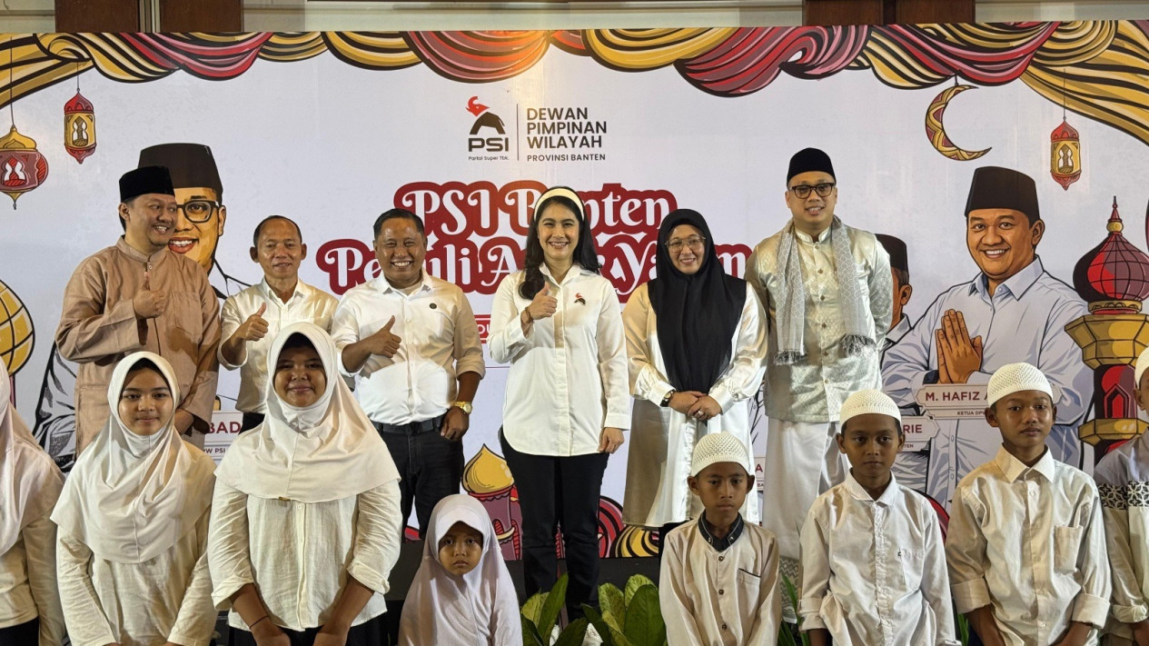 Jalin Silahturahmi, DPW PSI Banten Santuni Ratusan Anak Yatim Piatu
            - galeri foto