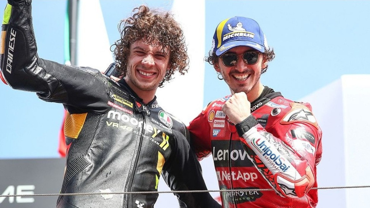 Valentino Rossi Bandingkan Perbedaan Nasib Dua Muridnya di MotoGP Musim Lalu! Pecco Terpuruk dengan Ducati, Sementara...
            - galeri foto