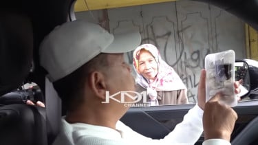 Cerita Ibu Penjual Candil Untung Rp20 Ribu Tapi Sering Diutangin, Tak Sangka Bertemu Kang Dedi Mulyadi Diberi Uang