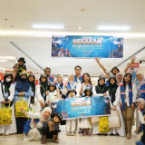 Pertamina Patra Niaga Ajak Anak Yatim Belanja Baju Lebaran lewat Sebaran 5.0 di Surabaya