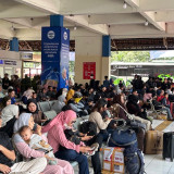 Hiruk Pikuk Arus Mudik di Terminal Kampung Rambutan, Pemudik Padati Bus AKAP Menuju Berbagai Daerah