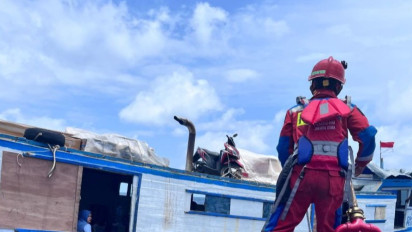 KM Cahaya Pesona Lumpuh di Tengah Laut, Belasan Penumpang Berhasil Diselamatkan Damkar Jakarta