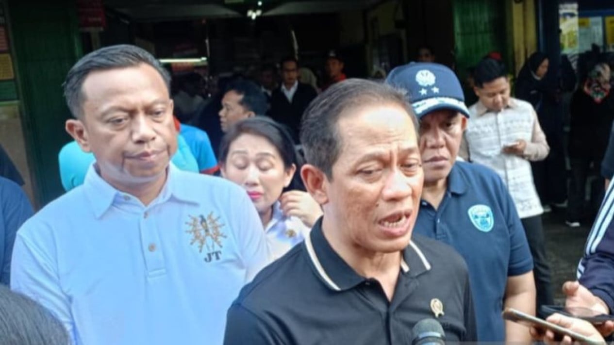 Ngawi Dicap "Kabupaten Kotor" oleh Menteri LH, Bupati Diberi Ultimatum 3 Bulan atau Sanksi Berat Menanti
            - galeri foto