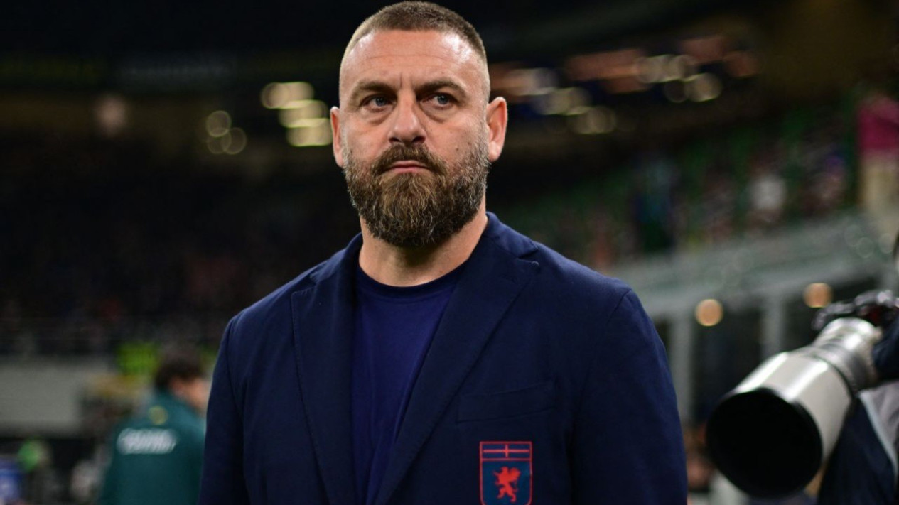 Gol Roket Vitinha dari 32 Meter Bikin Verona Terkapar, Genoa Makin Aman di Serie A
            - galeri foto