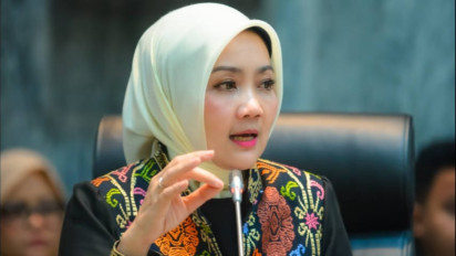 Pemerintah Batasi AI Instan dan Medsos untuk Siswa SD-SMA, DPR: Anak Harus Belajar Berpikir, Bukan Cari Jawaban Cepat