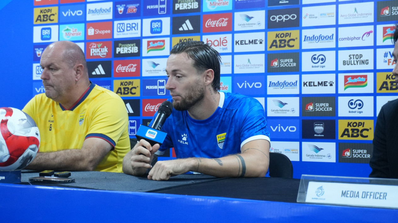 Klok Angkat Bicara! Persib Harusnya Bisa Bungkam Borneo FC di Samarinda
            - galeri foto