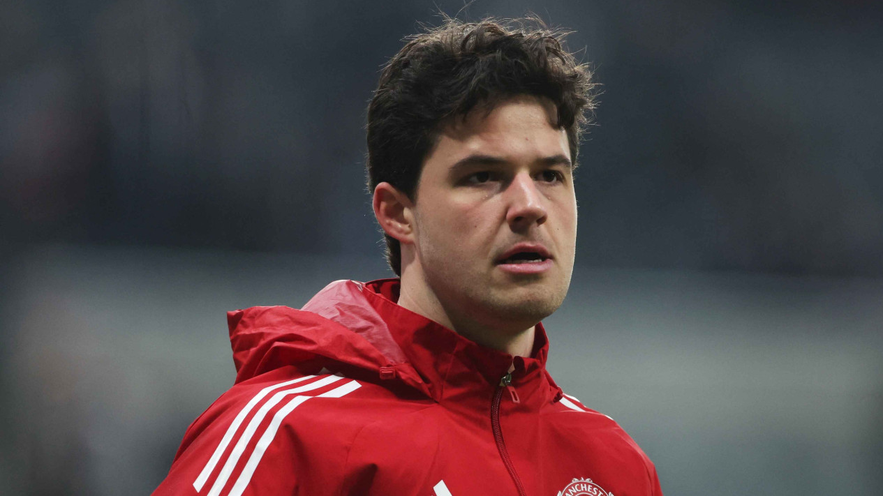 Kiper MU Senne Lammens Ternyata Punya Ritual Aneh Sebelum Bertanding, Rendam Sarung Tangan di Jacuzzi demi Performa Maksimal
            - galeri foto